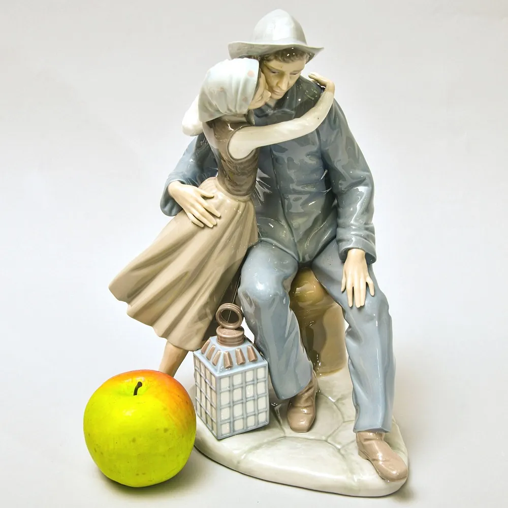 Редкость!!! Коллекционная Фарфоровая Статуэтка «ПОЦЕЛУЙ», Lladro Испания -1974 год.