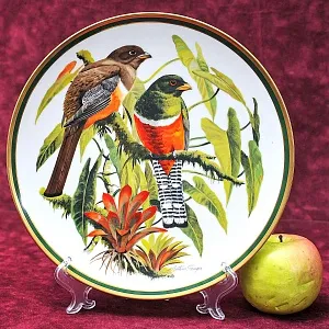Коллекционная Тарелка - Блюдо «Ошейниковый Трогонт» Фарфор, Franklin Porcelain США -1980 год.