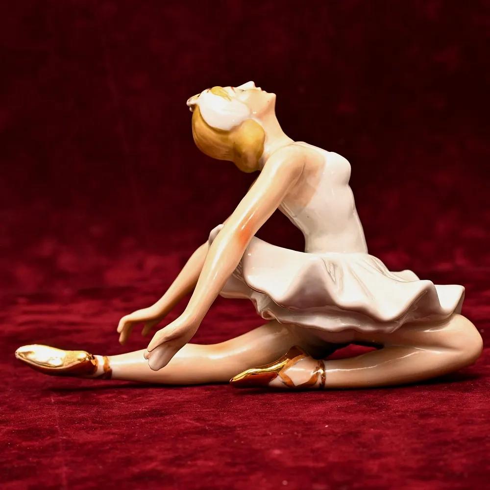 Коллекционная Фарфоровая статуэтка «Балерина, Танец - Лебединое озеро», Schau Bach Kunst Германия. 