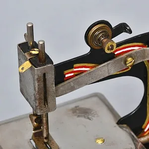 Старинная Миниатюрная Швейная Машинка «DIANA», Schürhoff & Co, Gevelsberg Германия 30 гг.