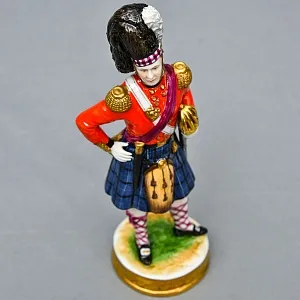 Редкая!!! Фарфоровая Cтатуэтка «Солдаты Британской Армии. 92-й пехотный полк», RUDOLF KAMMER Германия. 