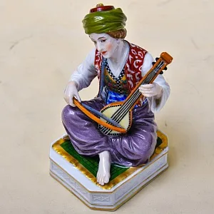 Антикварная Фарфоровая Статуэтка «Восточный музыкант», Edme Samson et Cie Франция 1880 -1930 годы.