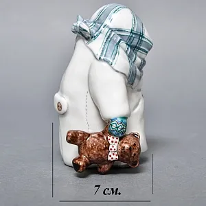 Авторская Коллекционная Фарфоровая Статуэтка «Укутыш - Прогулка с Мишкой», Россия.