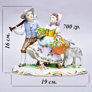 Коллекционная Фарфоровая статуэтка «Маленькие Садовники», SITZENDORF Германия, середина ХХ века.