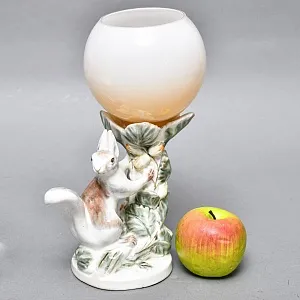 Фаянсовая Настольная Лампа - Светильник «Белка» СССР ЗиК Конаково - 1958 год.