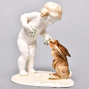 Коллекционная Фарфоровая статуэтка «Девочка и кролик», Hutschenreuther Германия,1955 - 1968 годы.