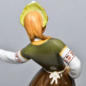 Коллекционная Фарфоровая статуэтка «Наташа. Русский танец», GOEBEL Германия - 1986 год. 