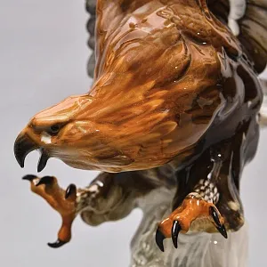 Большая Коллекционная статуэтка «Коричневый Ястреб на Охоте», Фарфор Hutschenreuther Германия.