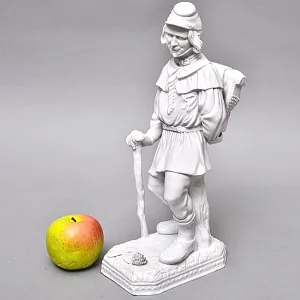 Большая Фарфоровая Статуэтка «ПУТНИК», Wiener Porzellanmanufaktur Augarten, Австрия середина ХХ века.