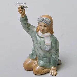 Авторская Коллекционная Фарфоровая Статуэтка «Юный Лёчик», Дулёво Россия.