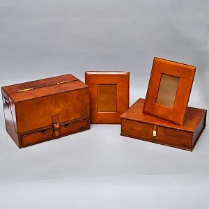 Редкость! Эксклюзивный Кабинетный Настольный Набор Четыре Предмета «БЮРО», Кожа Flamant, Бельгия.