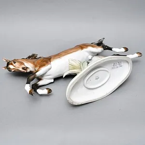 Большая Фарфоровая статуэтка «Бегущий конь. Арабский жеребец», ROSENTHAL Германия. 