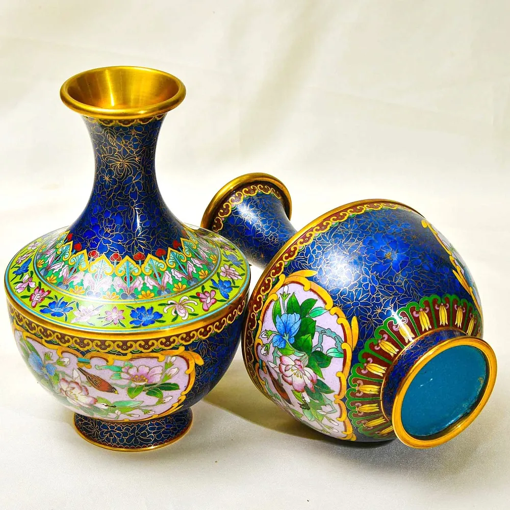 Редкость! Парные Вазы «Птицы в цветущем саду» в технике «Клуазоне» Китай начало ХХ века.