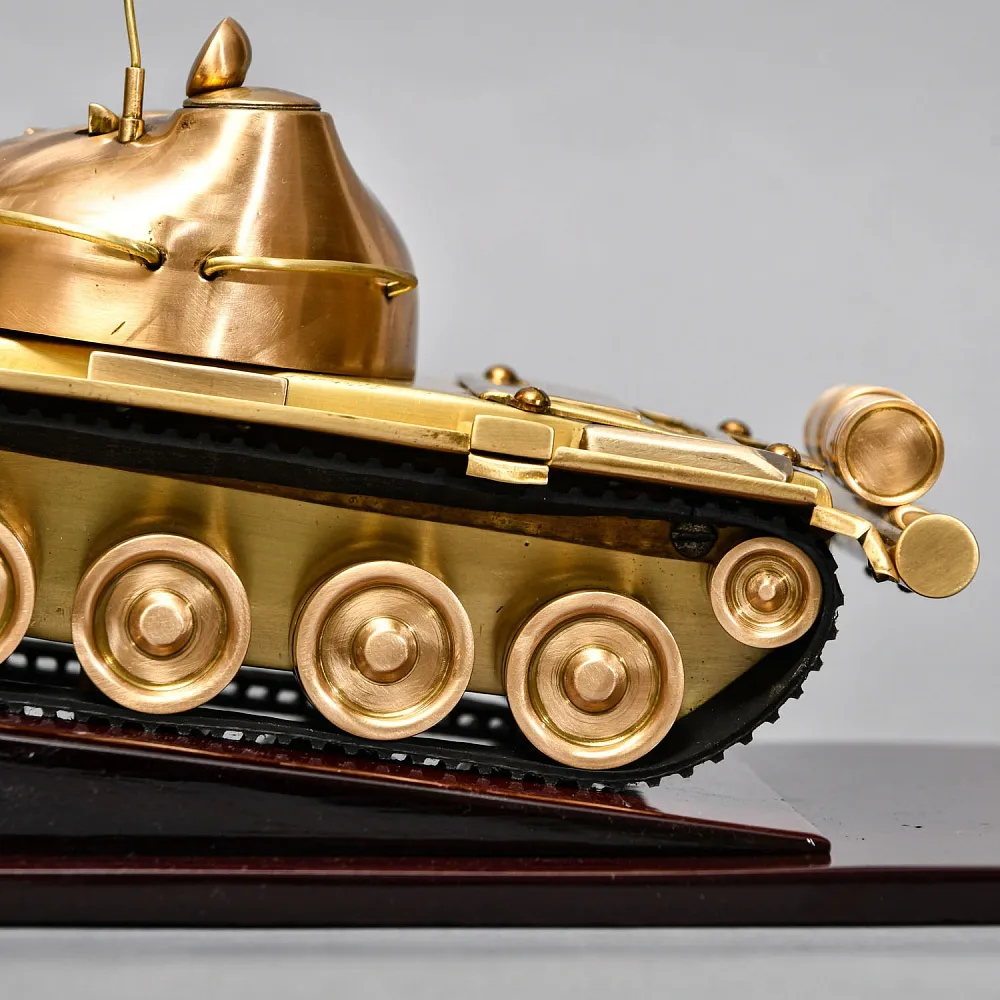 Редкость! Памятный Подарок - Большая Кабинетная модель «Танк Т-55» Латунь, СССР - 1970 год.