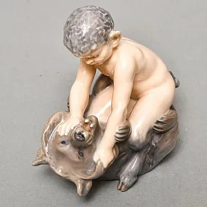 Коллекционная Фарфоровая статуэтка «Фавн с медведем», Royal Copenhagen Дания - 1968 год. 