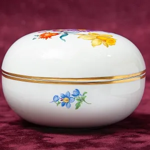 Коллекционная Фарфоровая Шкатулка - Бонбоньерка «BLUMEN», MEISSEN / МЕЙСЕН, Германия.
