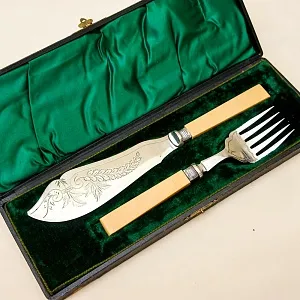 Антикварный Набор для подачи готовых блюд Нож + Вилка, Франция начало ХХ века.