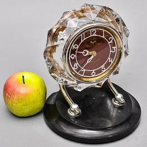 Легендарные Механические Настольные Часы «МАЯК» в хрустальном корпусе - СССР - 1965 год.