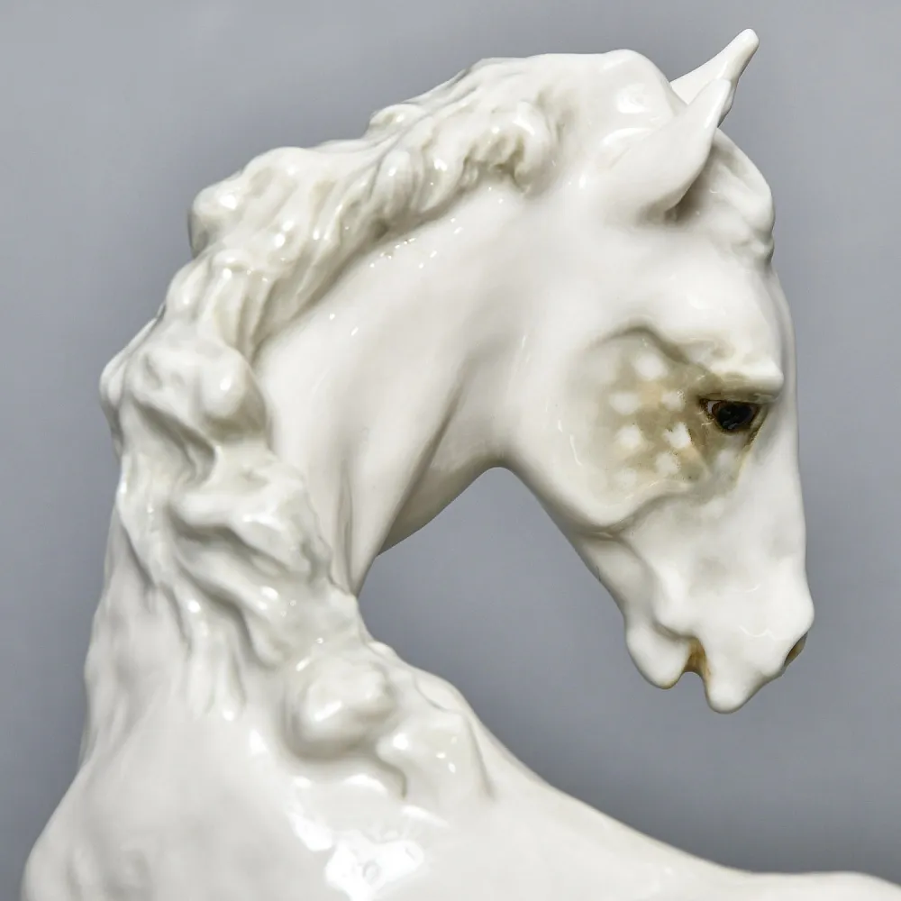 Коллекционная статуэтка «Лошади - Играющие Жеребята», Фарфор Hutschenreuther Германия, 1965 год.