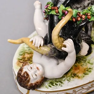  Антикварная Фарфоровая статуэтка «Три путти, играющие с козлом», Ludwigsburg Германия, 1919 - 1927 гг.