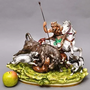 Антикварная Фарфоровая статуэтка «ОХОТА НА БЫКА», Scheibe-Alsbach Германия, первая половина ХХ века. 