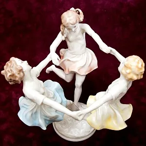 Фарфоровая Статуэтка «Майский Танец», Hutschenreuther, Германия -1955-1968 годы.