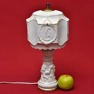 Фарфоровая Электрическая Лампа «ПОРТРЕТЫ», Литофания, Sitzendorf Германия.