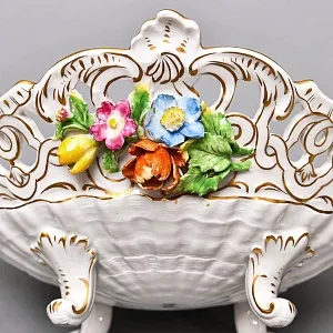 Фарфоровая Сухарница - Конфетница на ножках «Букет с розами», SP Dresden / Potschappel Германия.
