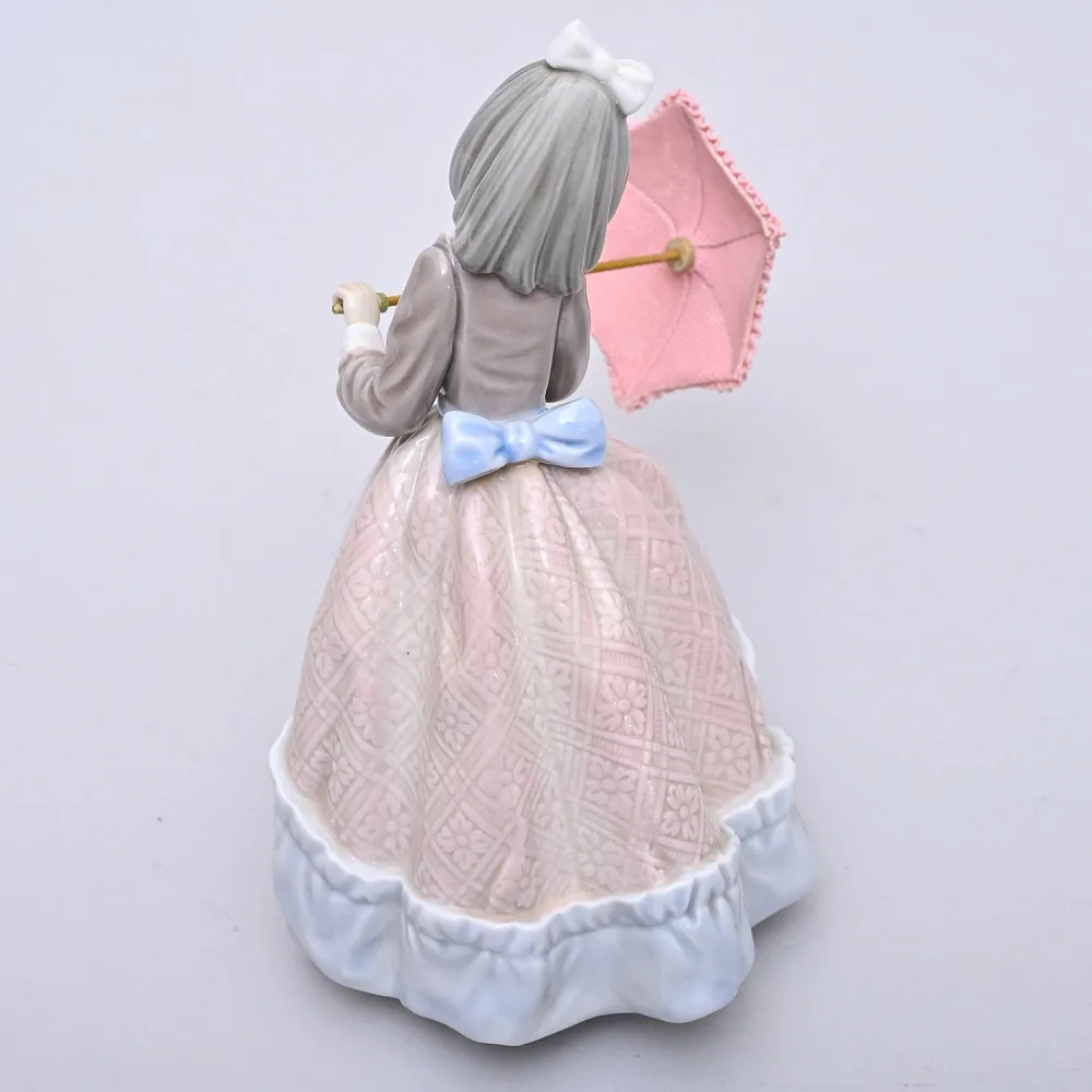 Коллекционная Фарфоровая статуэтка «Девочка с кружевным зонтиком. Джулия», Lladro Испания.