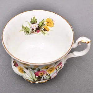 Коллекционная Фарфоровая Чайная пара «Луговые цветы», ROYAL ALBERT Англия.