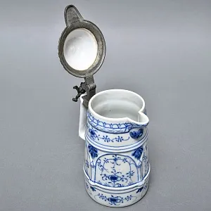 Антикварный Фарфоровый кувшин для пива «Гном - пивовар», Bremer & Liebmann Германия, 1887 - 1923 годы.