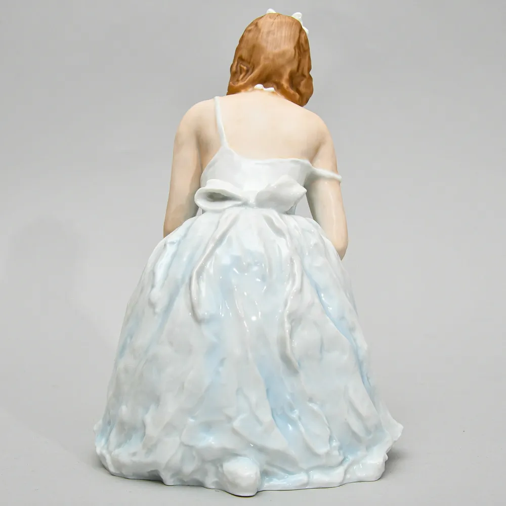 Редкость! Большая Фарфоровая Статуэтка «Балерина, завязывающая пуанту», ROSENTHAL Германия - 40е годы ХХ века.