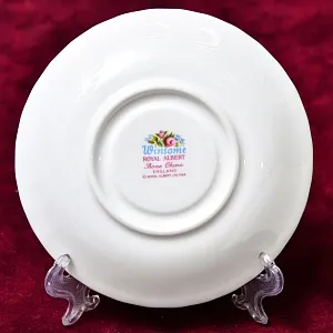 Коллекционная Фарфоровая Кофейная пара «Очарование», ROYAL ALBERT Англия, вторая половина ХХ века.