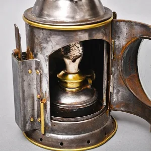 Редкость! Старинный Сигнальный Керосиновый Фонарь, C.EASTCATE & SON Ltd Англия -1944 год.