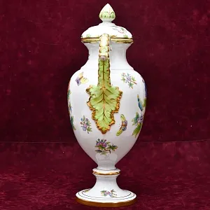Большой Фарфоровый Вазон - Ваза с крышкой из коллекции «Victoria», HEREND Венгрия.