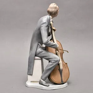 Коллекционная Фарфоровая статуэтка «Музыкант. ВИОЛОНЧЕЛИСТ», Lladro Испания 70-е годы.