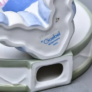 Коллекционная Фарфоровая статуэтка "Маленький клоун с барабаном", GOEBEL Германия - 1985 год.