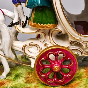 Большая Фарфоровая статуэтка «Карета с влюбленной парой», Scheibe Alsbach Германия, 1925 - 1962 гг. 