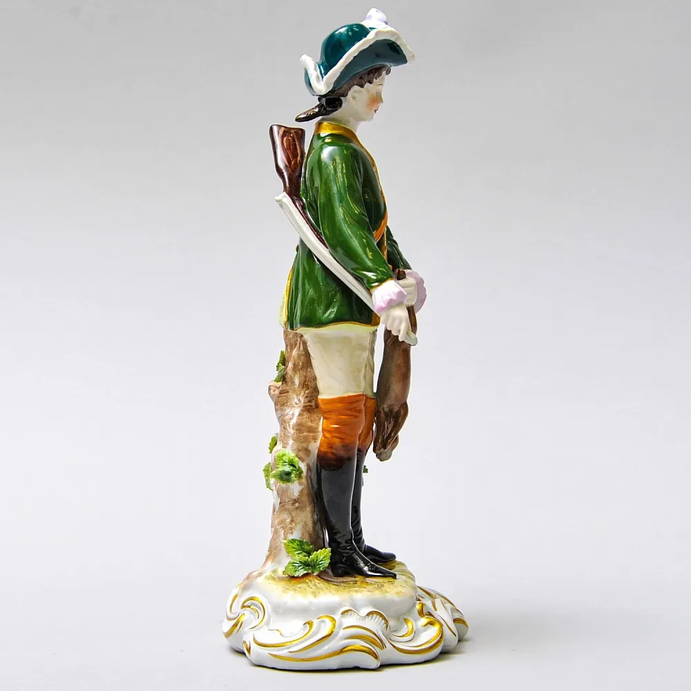 Коллекционная Фарфоровая статуэтка «Охотник с трофеем», Scheibe - Alsbach Германия 1952 - 1972 годы.