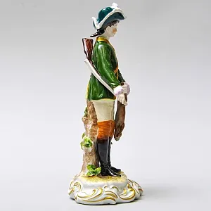 Коллекционная Фарфоровая статуэтка «Охотник с трофеем», Scheibe - Alsbach Германия 1952 - 1972 годы.