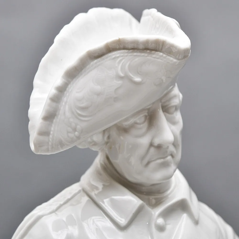 Антикварная Фарфоровая статуэтка «Старый Фриц. Король Пруссии Фридрих II с собаками»,  Volkstedt Германия.