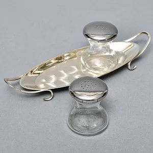 Сервировочный Набор для Специй из 2-х предметов на подставке, Англия, середина ХХ века.