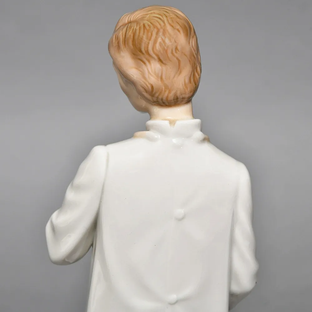 Коллекционная Фарфоровая статуэтка «Доктор. Мужчина Врач», NAO by Lladro Испания. 