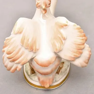 Коллекционная статуэтка «Девушка и Пеликан», Фарфор Hutschenreuther Германия, 1955 - 1968 годы.