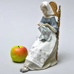 Редкость!!! Коллекционная Фарфоровая Статуэтка «ВЫШИВАЛЬЩИЦА», Lladro Испания -1974 год.