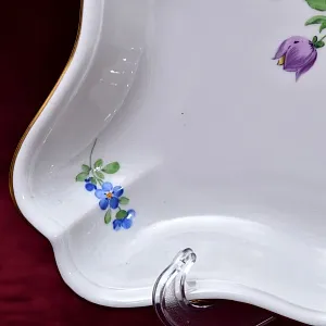 Сервировочная Тарелка - Блюдо треугольной формы «BLUMEN», Фарфор MEISSEN Германия - 1982 год.