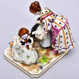 Редкость! Антикварная Фарфоровая Статуэтка «КОРМЛЕНИЕ КУР», Aсkermann & Fritze Германия.