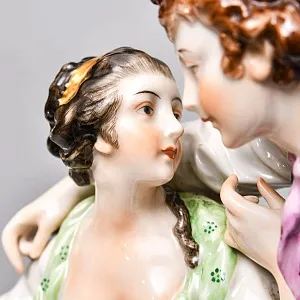 Антикварная Фарфоровая статуэтка «Влюбленные», VOLKSTEDTER Германия, конец ХIX - начало ХХ века.