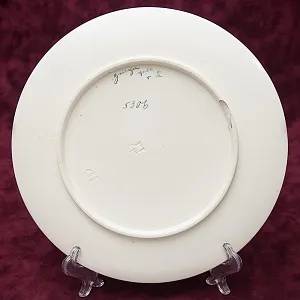 Бисквитная Графика, Декоративная Тарелка «ОХОТНИЧИЙ ДОМ» Фарфор, Германия - 1984г.