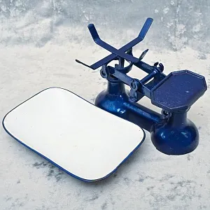 Винтажные Кухонные Весы «The VIKING» с чашкой для продуктов на 10 фунтов, Англия середина ХХ века.